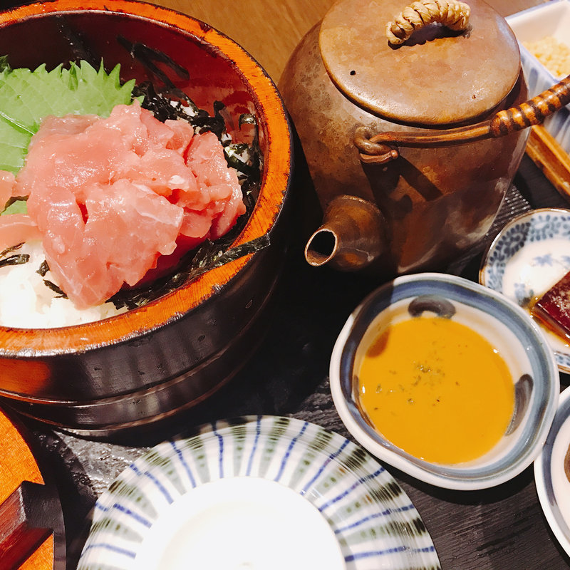 まぐろ中おちおひつ膳(おひつ膳 田んぼ 表参道 （おひつぜん たんぼ）)