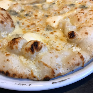 4種のチーズのピザ(ピッツェリア馬車道 稲城若葉台店 )
