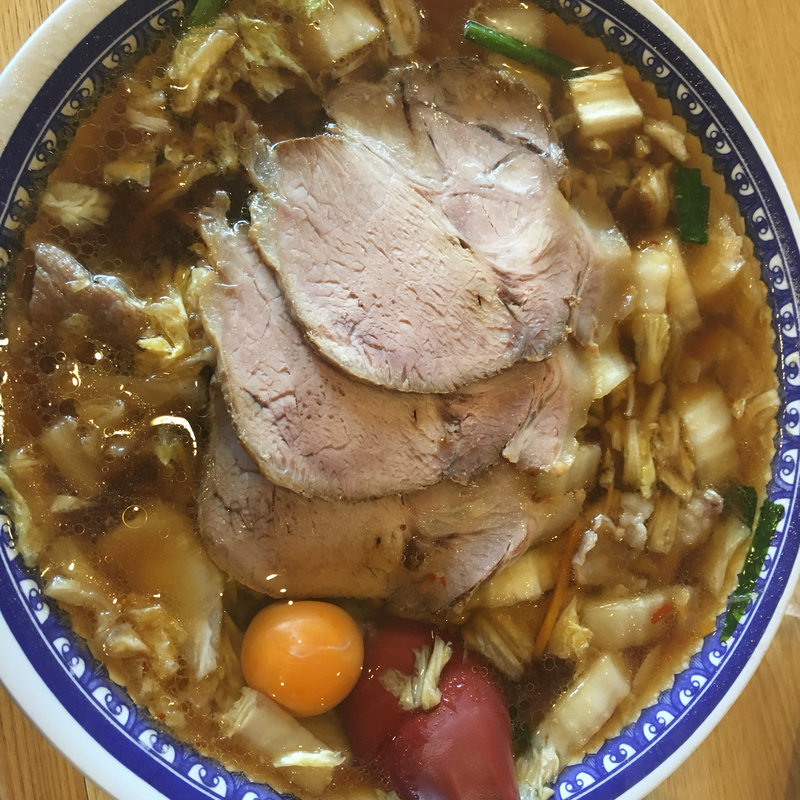 モモチャーシュー入り大、生卵(彩華ラーメン 本店)