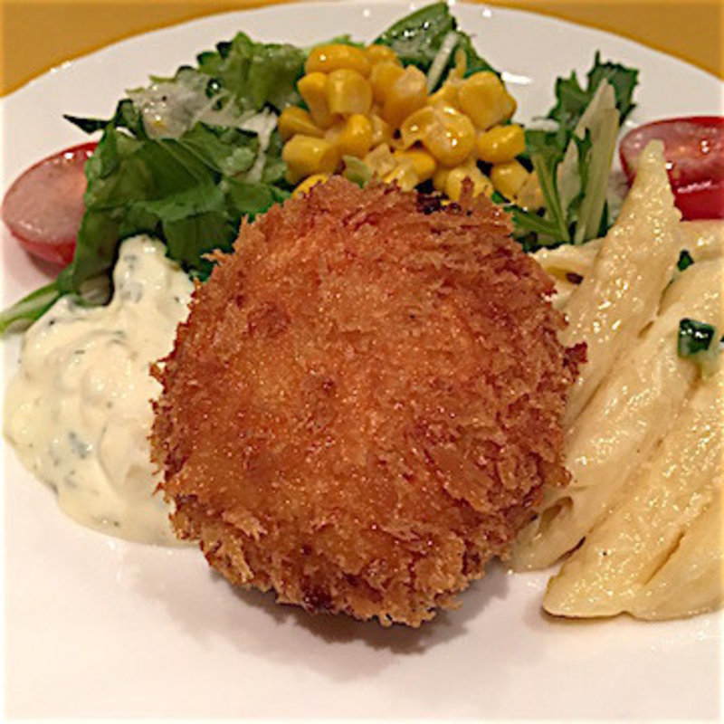 蟹クリームコロッケ(西洋料理の店 ぱんぷきん)