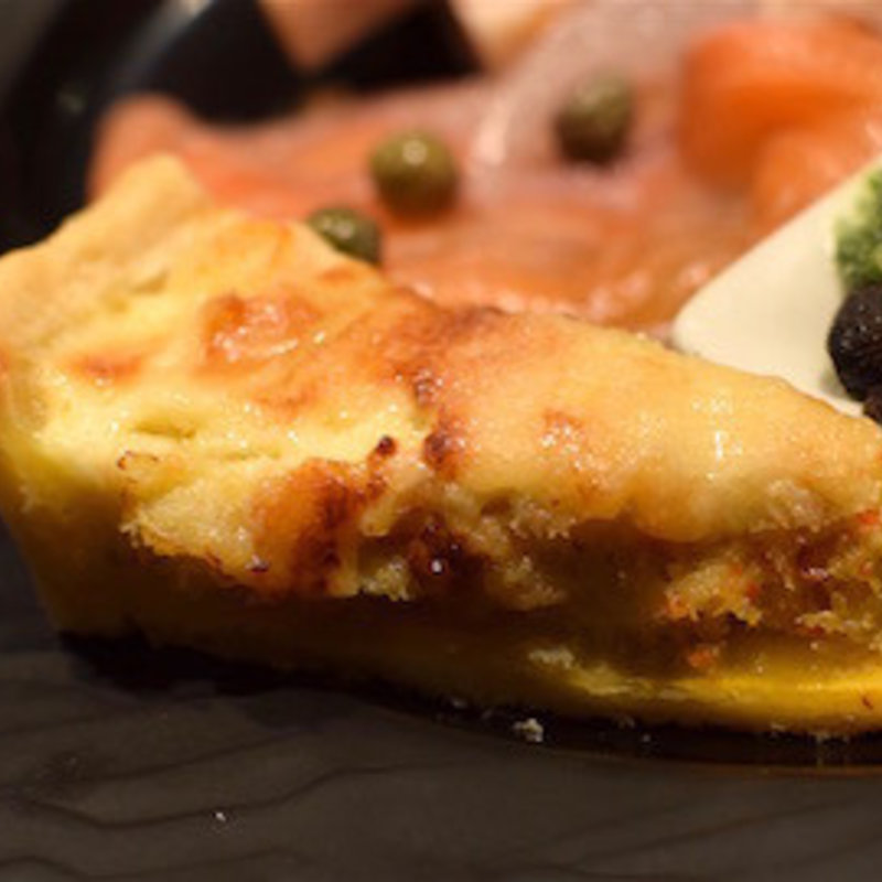 ズワイガニのキッシュ(Bistro ヨシミチ)