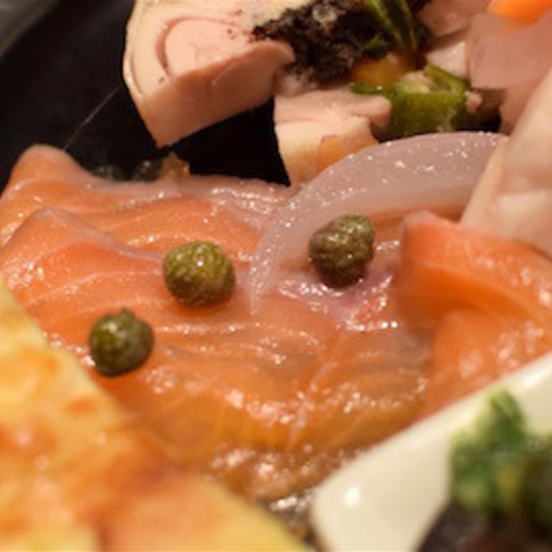 サーモンマリネ(Bistro ヨシミチ)