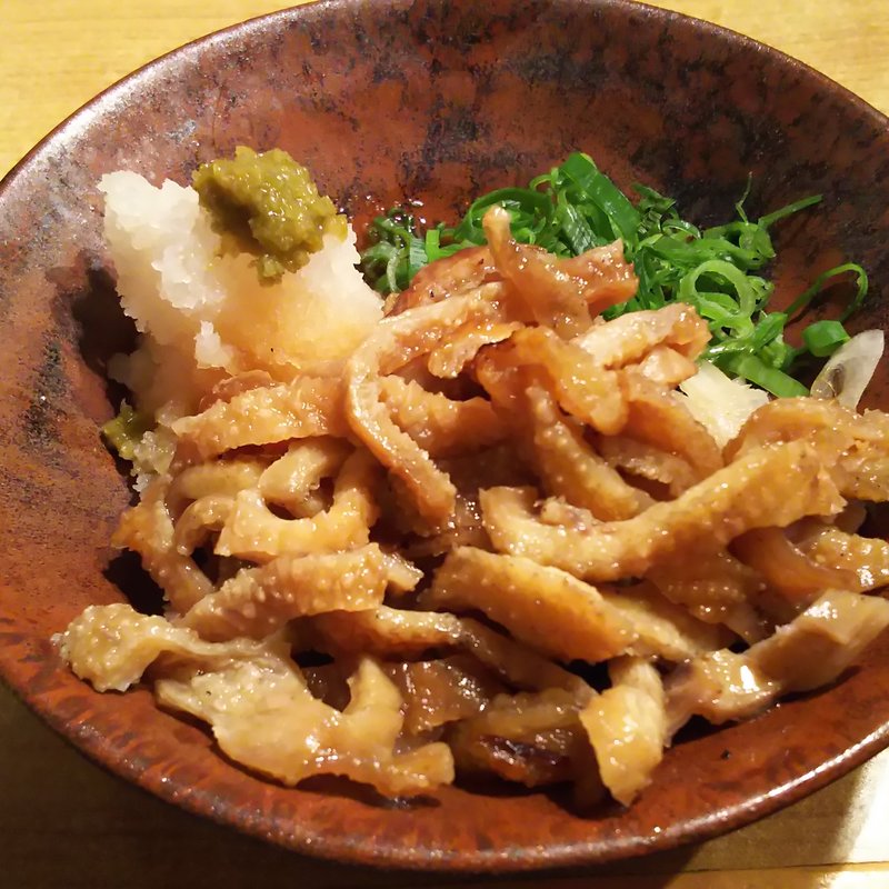 じとっこ安定のロングセラー「鶏皮ポン酢」 (日南市じとっこ組合 蒲田店)