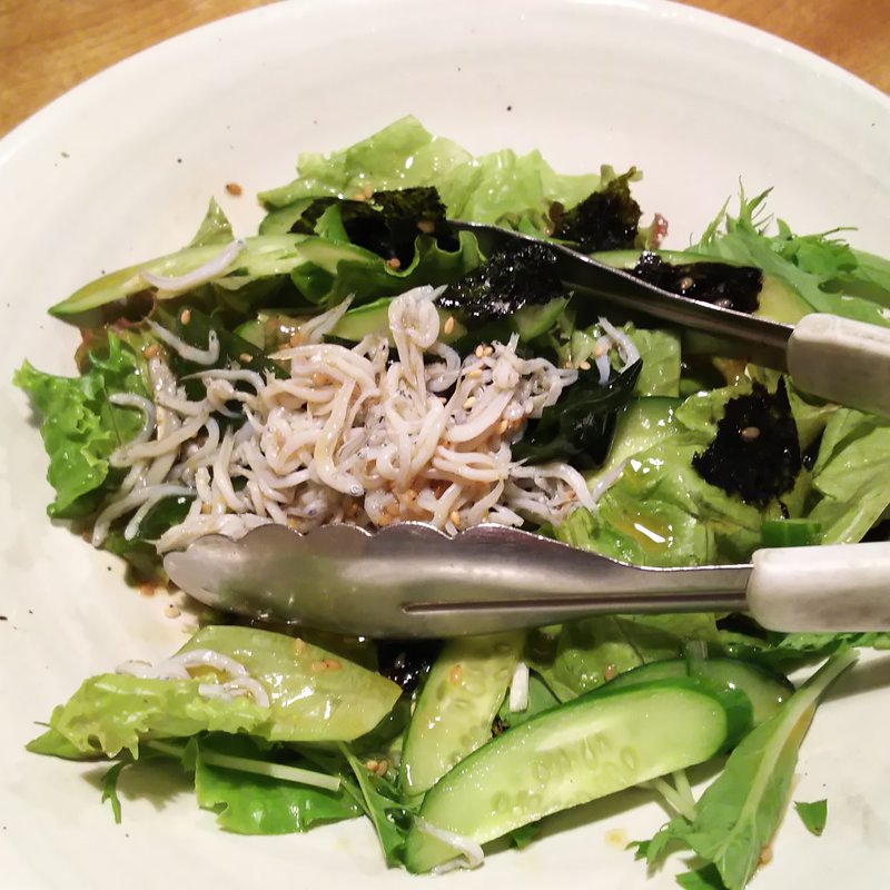 日向灘しらすチョレギサラダ(日南市じとっこ組合 蒲田店)