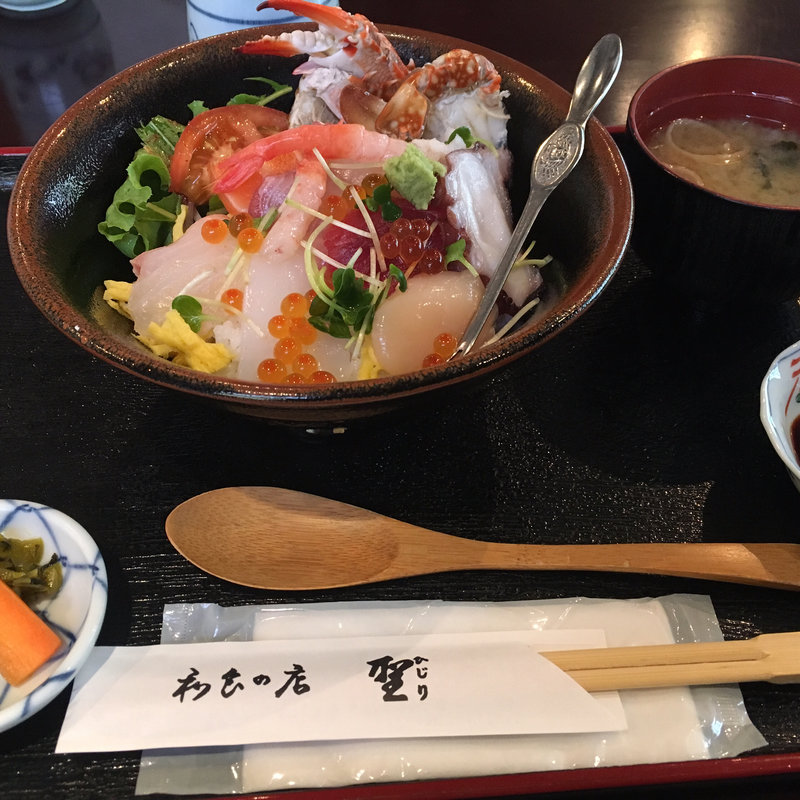 海鮮丼（並）(割烹 聖 （かっぽう ひじり）)