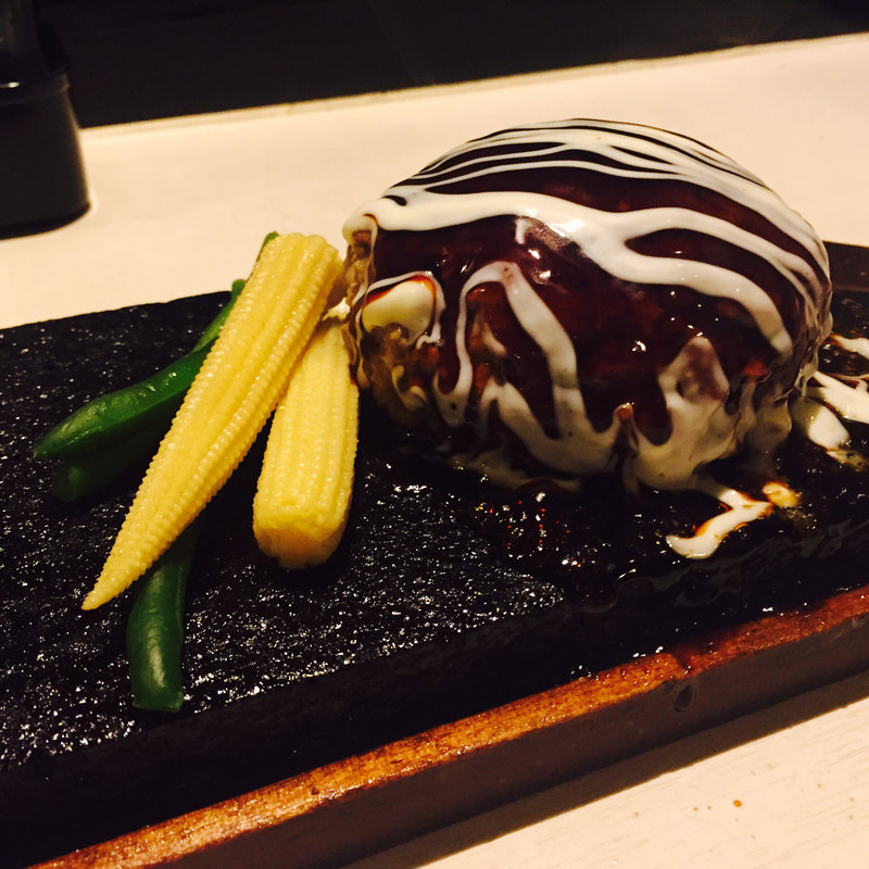 溶岩焼きハンバーグ(溶岩焼きダイニングbonbori)