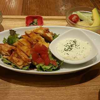 チキン南蛮タルタルソースサラダセット(sakura食堂マロニエゲート店)