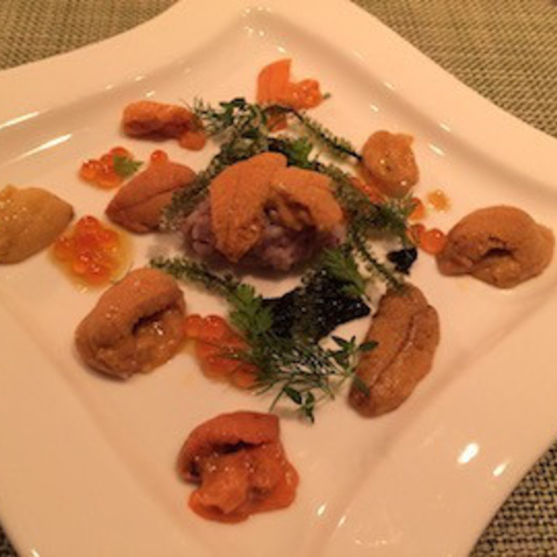 10種類の美味い高級厳選ウニ食べ比べ(オステリア T)