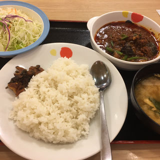 粗挽き肉と茄子の麻婆カレー定食(松屋 梅ヶ丘店 )