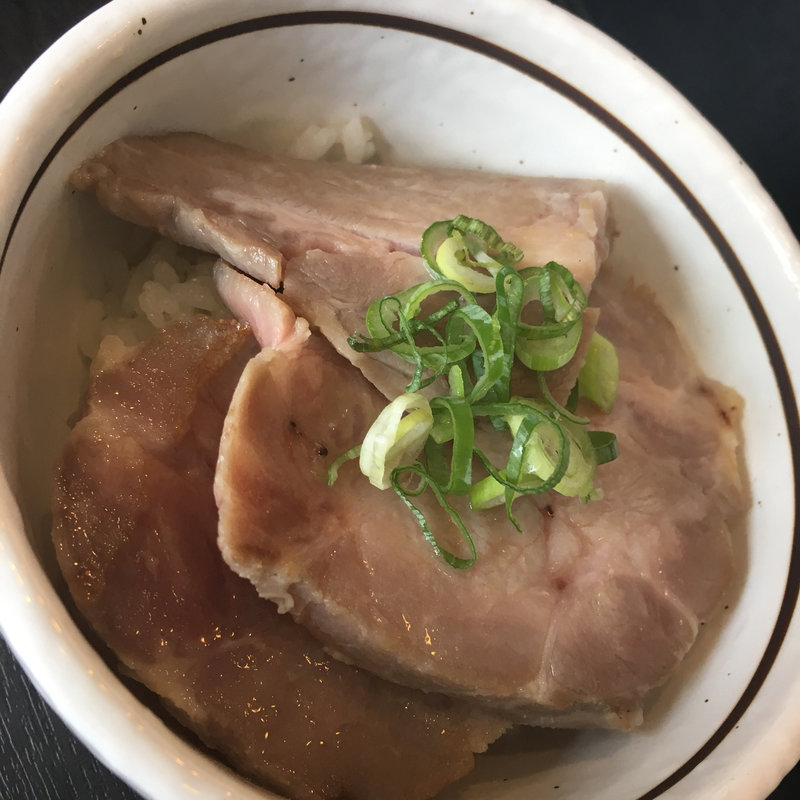 特選豚の炙り肉めし(麺や福はら)