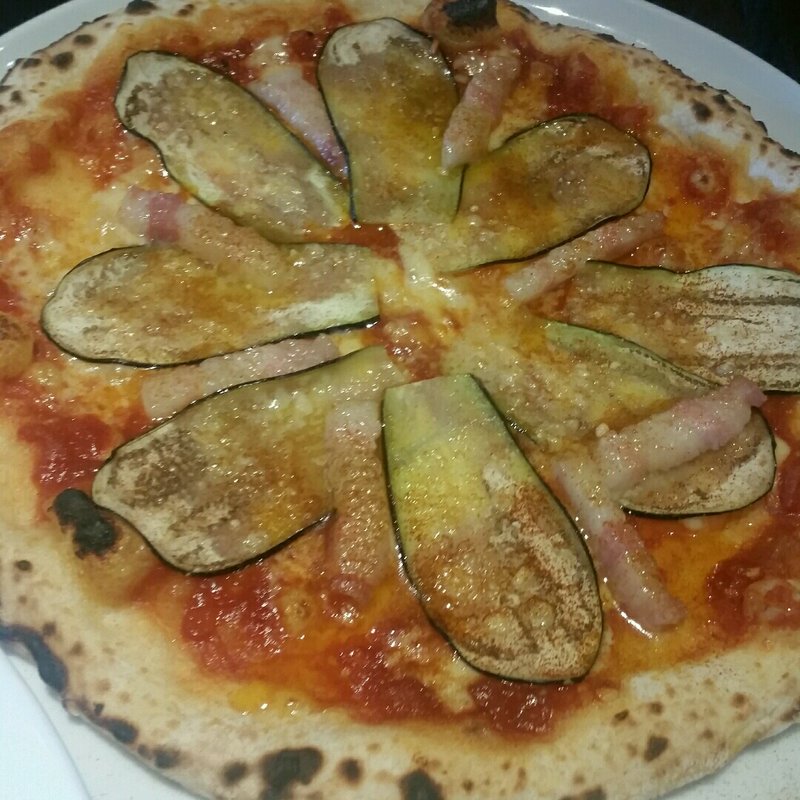 イベリコ豚とナスのチリトマト(ポロポロ （POLLO PORRO）)