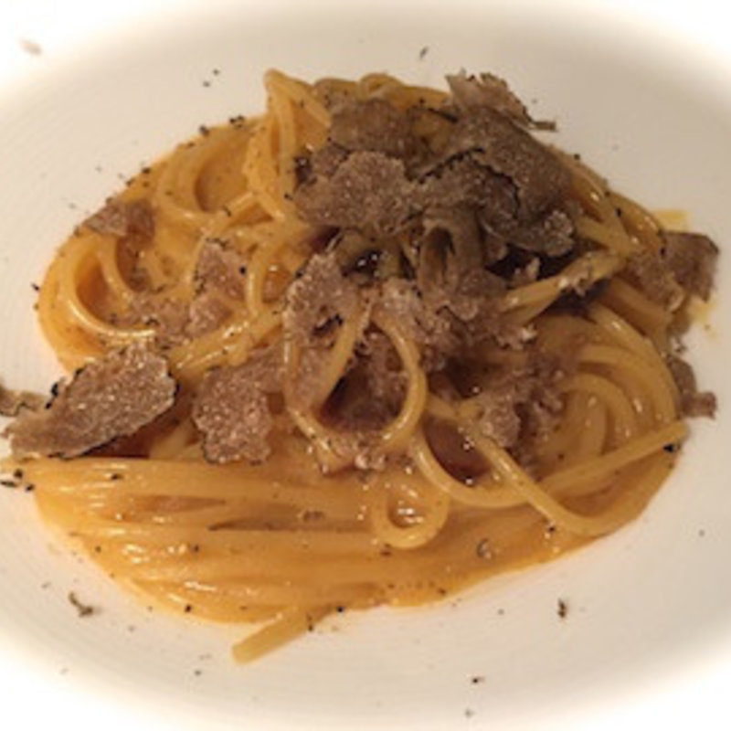 スパゲッティ　カルボナーラ　イタリア産サマートリュフがけ(Il vischio イルヴィスキオ)
