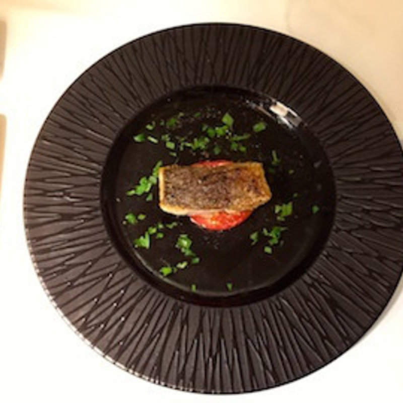 福井県産　鰆の香草パン粉ソテー　フルーツトマトのオーブン焼き(Il vischio イルヴィスキオ)