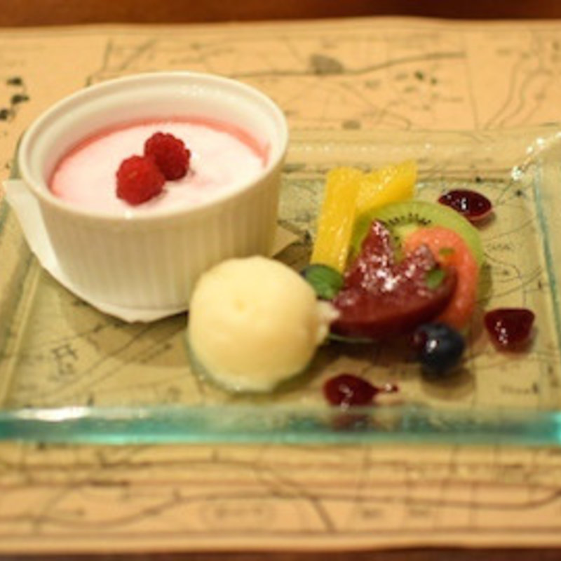 ラズベリーのムース(ビストロミルプランタン)