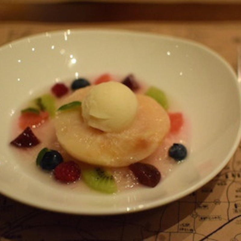 桃のコンポート(ビストロミルプランタン)