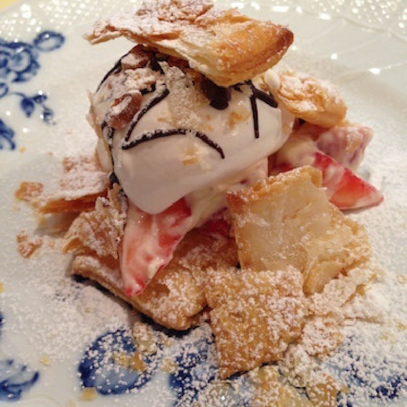苺のミルフィーユ(オステリア・ルッカ （Osteria Lucca）)