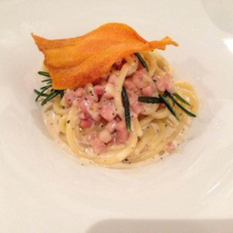 ローズマリーがたっぷりときいたカルボナーラ風のパスタ(リストランテ イタリアーノ エトゥルスキ [Ristorante-italiano Etruschi])