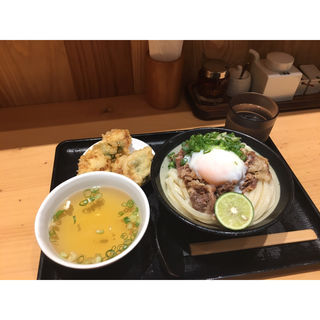 肉ぶっかけうどん(日本橋 讃岐うどん ほし野)
