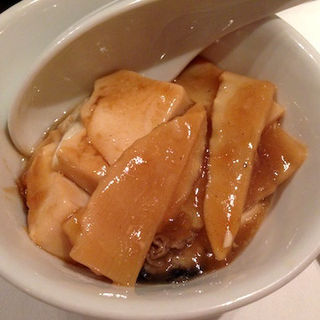牡蠣、筍、お豆腐の炒め物(咸亨酒店 （カンキョウシュテン）)