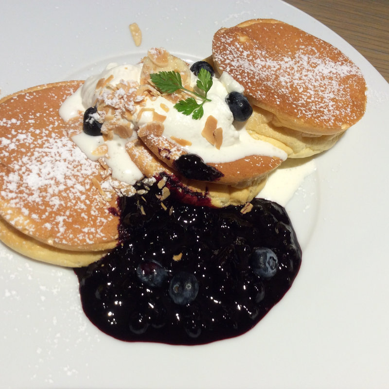 ブルーベリーのパンケーキ(SUNNY PANCAKE （サニーパンケーキ）)