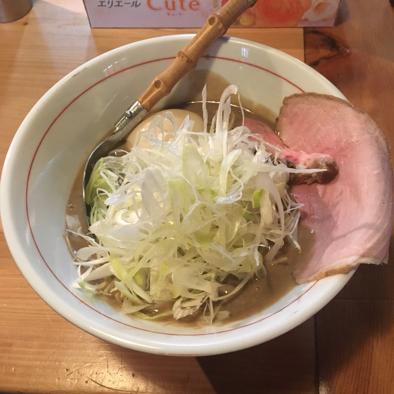 濃厚骨砕きラー麺(麺と人 （めんとひと）)