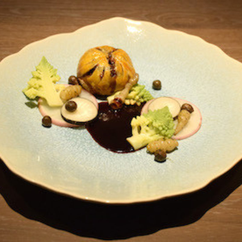 とろっとろ～に煮込まれた牛肉のパイ包み(ビズ 神楽坂 （bisous）)