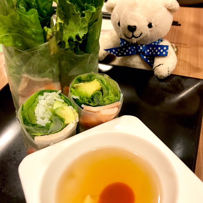 アボカドの生春巻き(ベトナム料理 フォーハノイ北千住 Vietnamese Restaurant Pho Hanoi Kita-Senju)