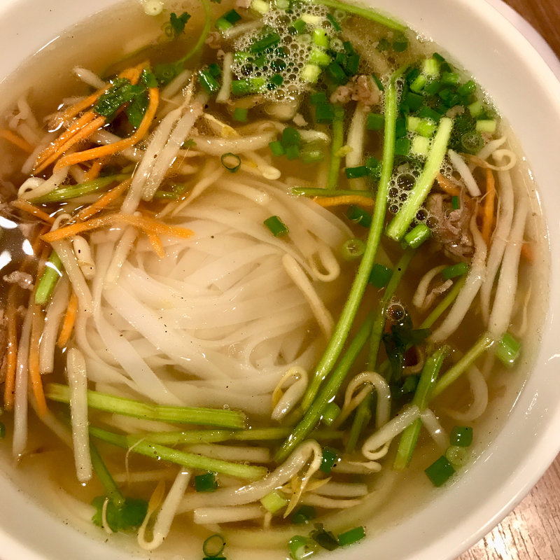 炒め緑野菜と牛肉のパワーフォー(ベトナム料理 フォーハノイ北千住 Vietnamese Restaurant Pho Hanoi Kita-Senju)
