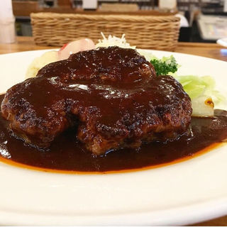 ハンバーグ(グリルにんじん)