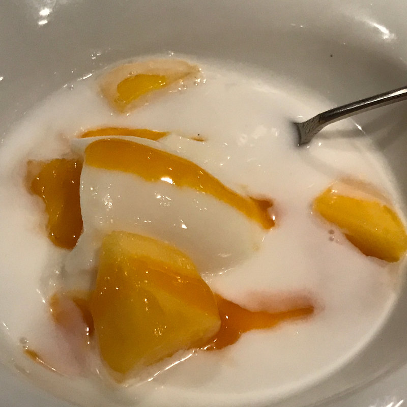 旬フルーツの杏仁豆腐(あぶりや なんばダオーレ店)