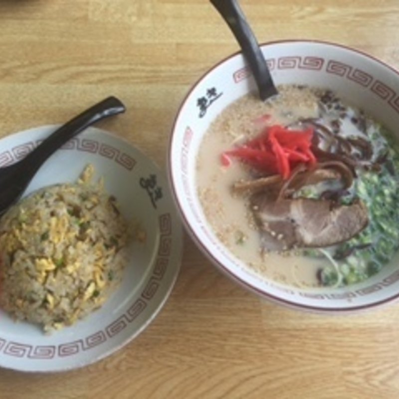 C1セット（長浜ラーメン・ミニチャーハン）(長浜ラーメン まき 平和店)