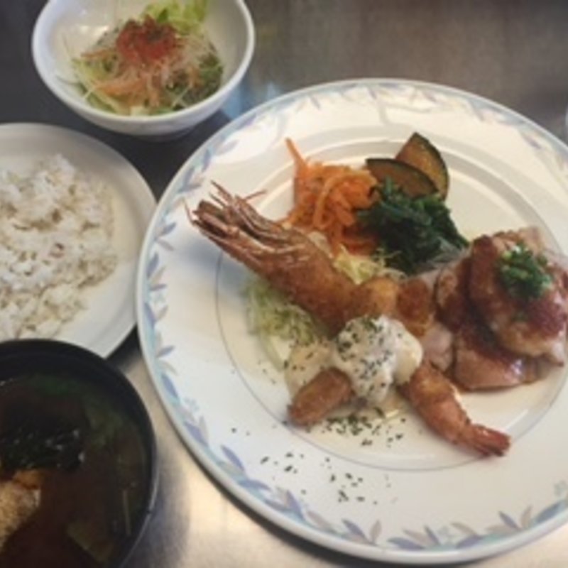 週替りランチ(癒食厨房 漫円 （イショクチュウボウ マンマル）)