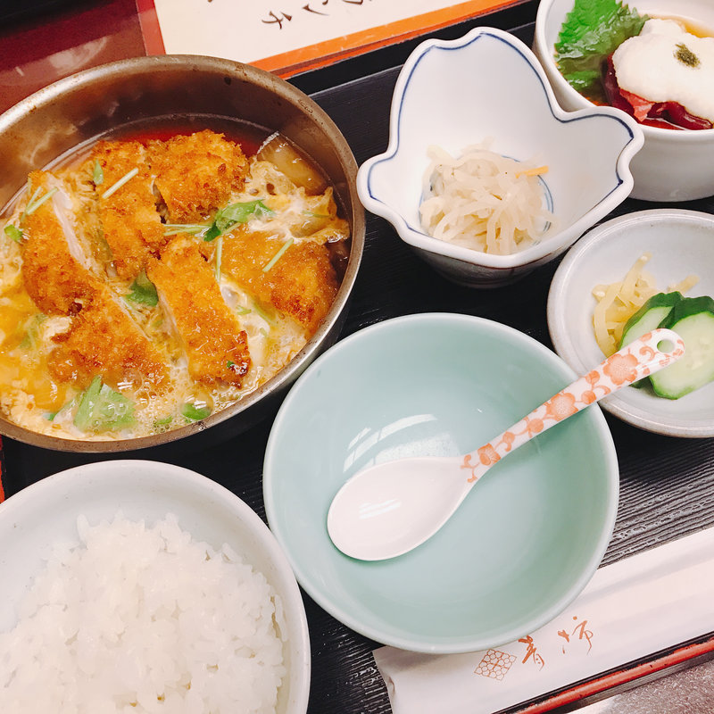 鮪の山かけとカツ煮定食 季節御前(日本料理 青柿・渋谷店)