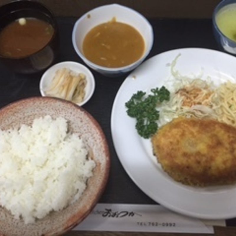 組み合わせサービスランチ「焼ミンチかつ」と「カレーソース」(キッチンおおつか)