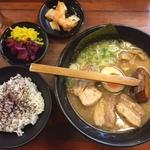 しょうゆらーめん(本郷亭 本郷店)