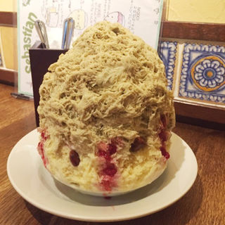 ピスタチオとホワイトチョコレート フランボワーズのアクセント(セバスチャン)