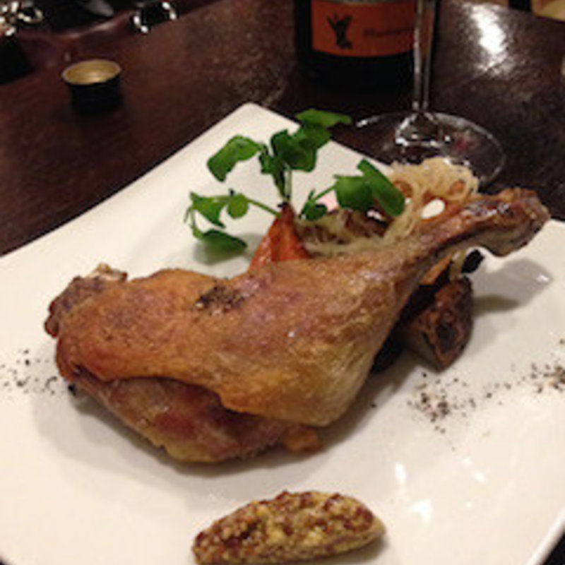 鴨肉のコンフィ(ワインビストロ アンフォラ 千駄ヶ谷)