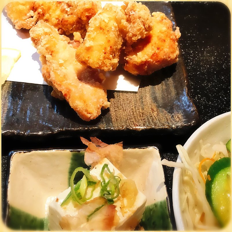 大分中津の唐揚げ定食(薩摩ぼっけもん)