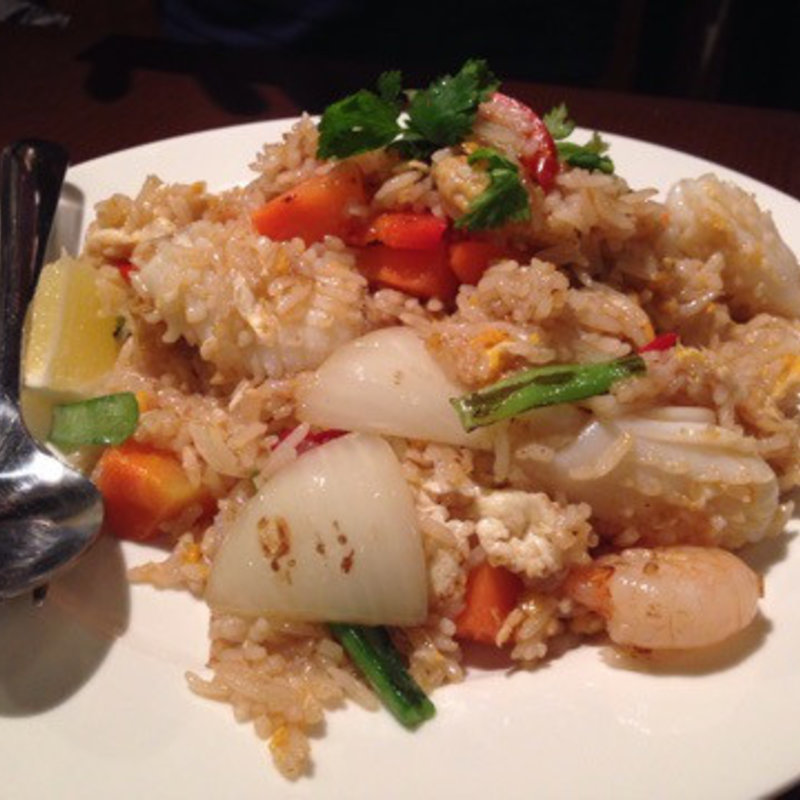 カオパット ロットファイ(シヤー・トムヤムクン・ポーチャナー )