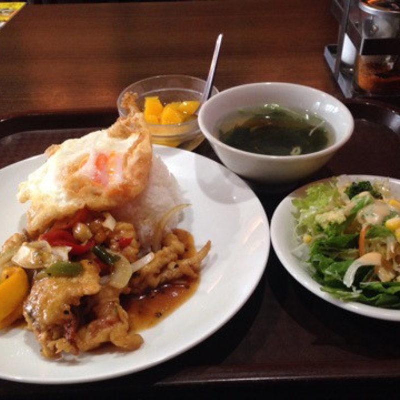 ソフトシェルクラブの黒こしょう炒め(セーン・タイ)