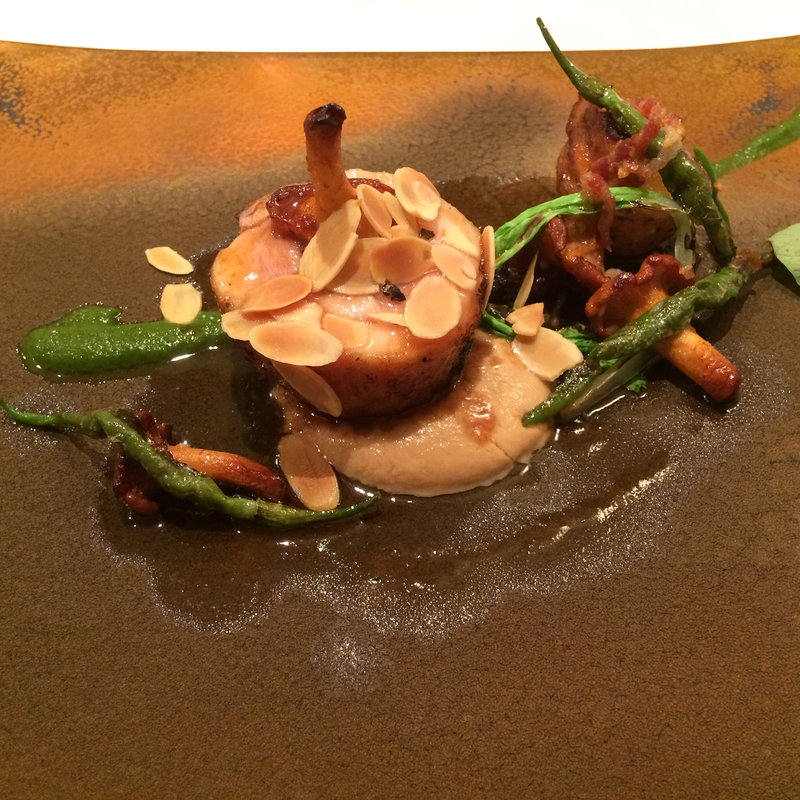 富士の鶏もも肉のロティ ジロール茸(レザンファン ギャテ)