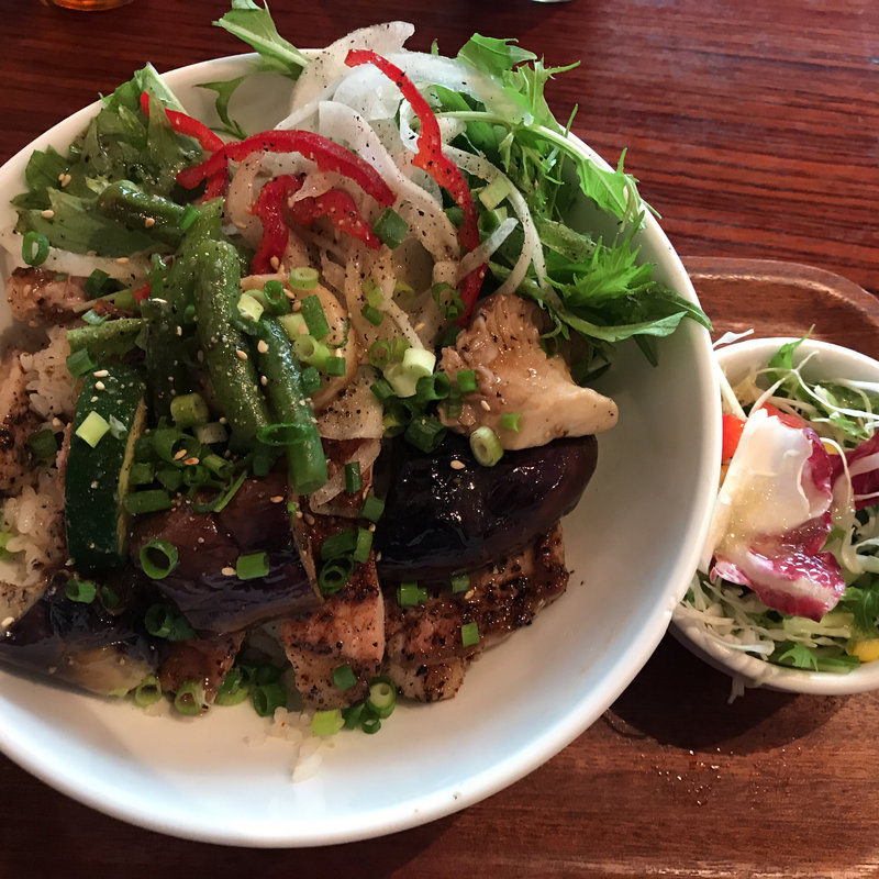 ポークペッパーステーキ丼(ラウラウ （Lau-Lau）)