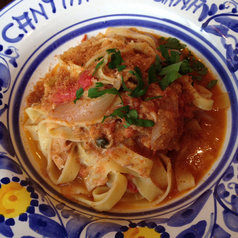 サバと赤たまねぎのパスタ(カンティーナ シチリアーナ トゥットイル マーレ)