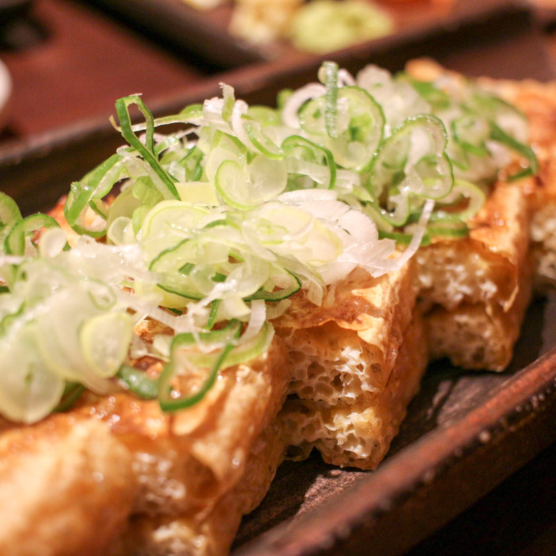 栃尾揚げ 葱味噌( 蕎麦・鮮魚 個室居酒屋 へぎ蕎麦 村瀬 田町本店 )