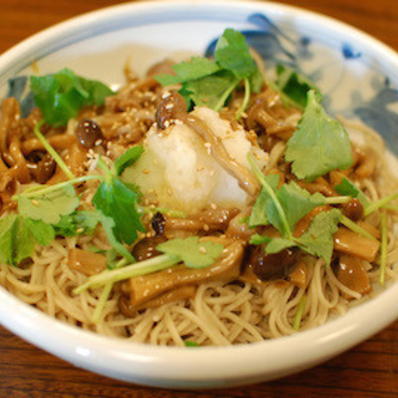 キノコ蕎麦（冷）(雀のお宿)