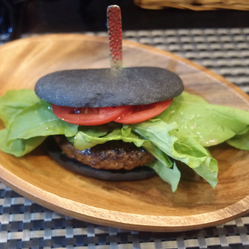 Panino パニーノ イタリア風サンドイッチ(オリジナルハンバーグ 牛 100%)(Lupo Panino&Grill Baia)