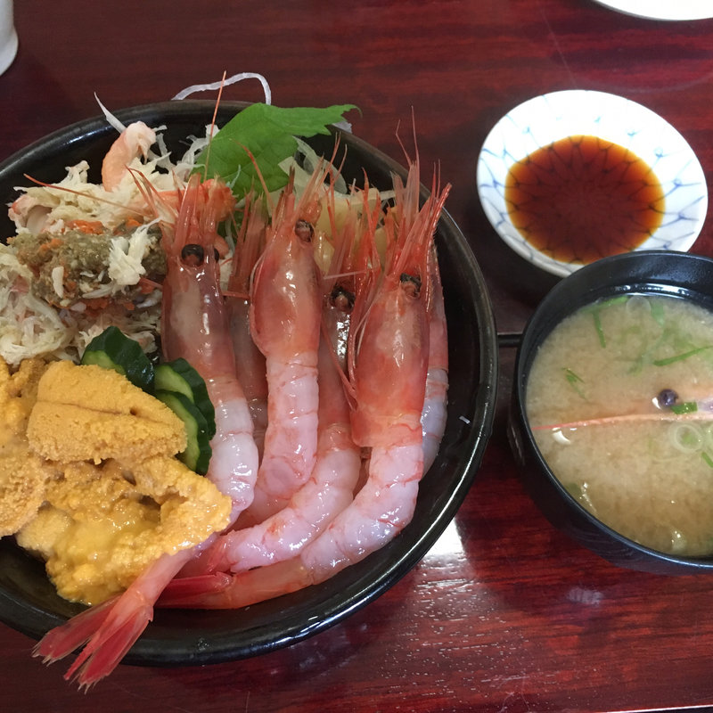 三色丼(福よし （ふくよし）)