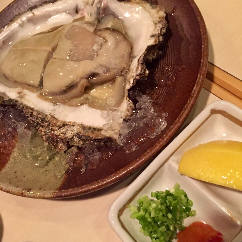 岩牡蠣(和食 志る角 六本木)