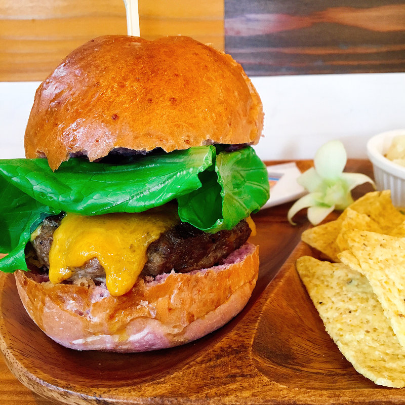 ハンバーガー(MAHANA Terrace)