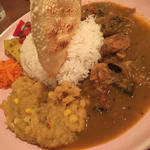 チキンカレー・豆とトウモロコシのカレー(Curry&Spice 青い鳥)